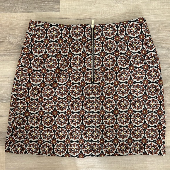 Geometric Flower Pattern Skirt (Size 10) - Picture 2 of 2